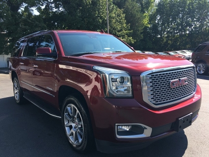 Used 2017 GMC Yukon XL 4d SUV 4WD Denali at Blackhawk Used Cars near Bettendorf, IA