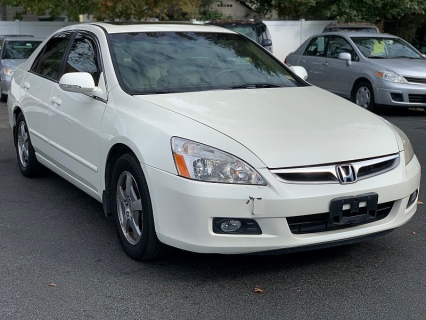 Used 2006 Honda Accord Hybrid 4d Sedan Navigation at Blackhawk Used Cars near Bettendorf, IA