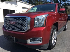 Used 2017  GMC Yukon XL 4d SUV 4WD Denali at Blackhawk Used Cars near Bettendorf, IA