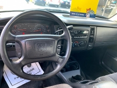 Used 2003  Dodge Dakota 2dr Club Cab 131" WB SLT at Blackhawk Used Cars near Bettendorf, IA