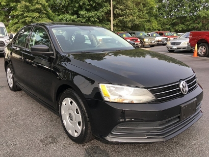 Used 2015 Volkswagen Jetta TDI 4d Sedan S Auto at Blackhawk Used Cars near Bettendorf, IA