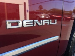 Used 2017  GMC Yukon XL 4d SUV 4WD Denali at Blackhawk Used Cars near Bettendorf, IA