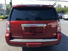Used 2017  GMC Yukon XL 4d SUV 4WD Denali at Blackhawk Used Cars near Bettendorf, IA