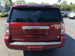 Used 2017  GMC Yukon XL 4d SUV 4WD Denali at Blackhawk Used Cars near Bettendorf, IA