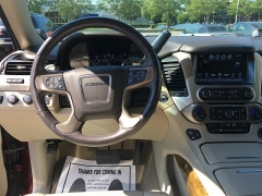 Used 2017  GMC Yukon XL 4d SUV 4WD Denali at Blackhawk Used Cars near Bettendorf, IA