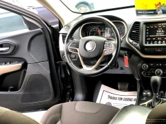 Used 2017  Jeep Cherokee Latitude 4x4 at Blackhawk Used Cars near Bettendorf, IA