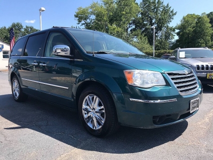Used 2009 Chrysler Town & Country 4d Wagon Limited at Blackhawk Used Cars near Bettendorf, IA