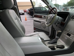 Used 2004  Lincoln Navigator 4dr 2WD at Blackhawk Used Cars near Bettendorf, IA
