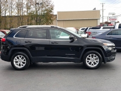 Used 2017  Jeep Cherokee Latitude 4x4 at Blackhawk Used Cars near Bettendorf, IA