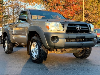 Used 2005 Toyota Tacoma 4WD Reg Cab at Blackhawk Used Cars near Bettendorf, IA