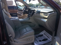 Used 2017  GMC Yukon XL 4d SUV 4WD Denali at Blackhawk Used Cars near Bettendorf, IA