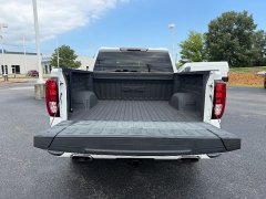 Used 2021  GMC Sierra 1500 4WD Crew Cab 147" Elevation w&sol;3SB at Chip Wynn Motors near Paducah&comma; KY
