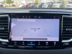 Used 2024  Chrysler Pacifica Touring L FWD at Chip Wynn Motors near Paducah&comma; KY