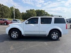 Used 2011  Nissan Pathfinder 4d SUV 4WD SV at Chip Wynn Motors near Paducah&comma; KY