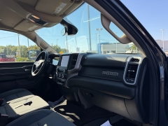 Used 2020  Ram 1500 Big Horn 4x4 Crew Cab 5'7" Box at Chip Wynn Motors near Paducah&comma; KY