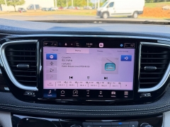 Used 2023  Chrysler Pacifica Limited FWD at Chip Wynn Motors near Paducah&comma; KY