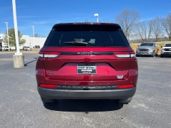 Used 2023  Jeep Grand Cherokee Altitude 4x4 at Chip Wynn Motors near Paducah&comma; KY