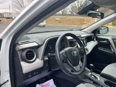 Used 2018  Toyota RAV4 XLE FWD &lpar;Natl&rpar; at Chip Wynn Motors near Paducah&comma; KY