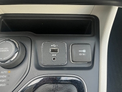 Used 2020  Jeep Cherokee Limited 4x4 at Chip Wynn Motors near Paducah&comma; KY