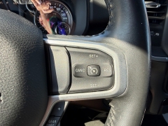Used 2020  Ram 1500 Big Horn 4x4 Crew Cab 5'7" Box at Chip Wynn Motors near Paducah&comma; KY
