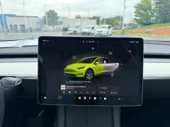 Used 2024  Tesla Model Y Long Range AWD at Chip Wynn Motors near Paducah&comma; KY