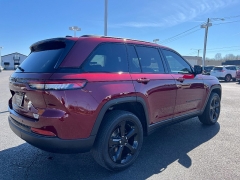 Used 2023  Jeep Grand Cherokee Altitude 4x4 at Chip Wynn Motors near Paducah&comma; KY