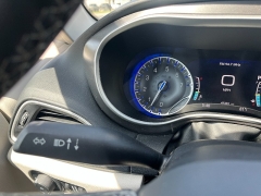 Used 2024  Chrysler Pacifica Touring L FWD at Chip Wynn Motors near Paducah&comma; KY