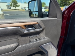 Used 2024  Chevrolet Silverado 1500 4WD Crew Cab 147" High Country at Chip Wynn Motors near Paducah&comma; KY