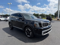 Used 2024  Kia Telluride S FWD at Chip Wynn Motors near Paducah&comma; KY