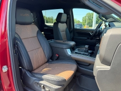 Used 2024  Chevrolet Silverado 1500 4WD Crew Cab 147" High Country at Chip Wynn Motors near Paducah&comma; KY