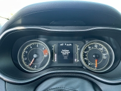 Used 2021  Jeep Cherokee Altitude 4x4 at Chip Wynn Motors near Paducah&comma; KY