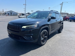 Used 2021  Jeep Cherokee Altitude 4x4 at Chip Wynn Motors near Paducah&comma; KY