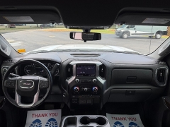 Used 2021  GMC Sierra 1500 4WD Crew Cab 147" Elevation w&sol;3SB at Chip Wynn Motors near Paducah&comma; KY