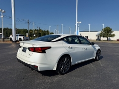 Used 2024  Nissan Altima 2&period;0 SR Sedan at Chip Wynn Motors near Paducah&comma; KY