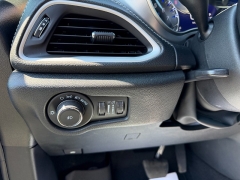 Used 2023  Chrysler Pacifica Touring L FWD at Chip Wynn Motors near Paducah&comma; KY