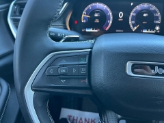 Used 2023  Jeep Grand Cherokee Altitude 4x4 at Chip Wynn Motors near Paducah&comma; KY