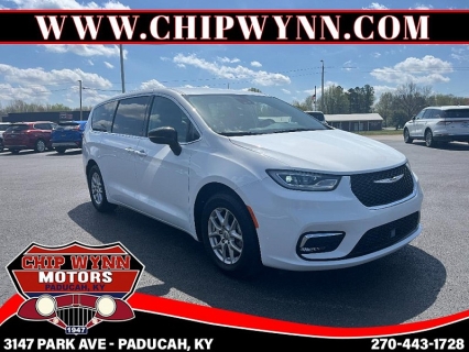 Used 2024 Chrysler Pacifica Touring L FWD at Chip Wynn Motors near Paducah, KY