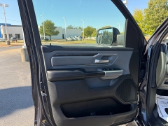 Used 2020  Ram 1500 Big Horn 4x4 Crew Cab 5'7" Box at Chip Wynn Motors near Paducah&comma; KY