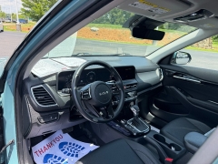 Used 2024  Kia Seltos EX IVT AWD at Chip Wynn Motors near Paducah&comma; KY
