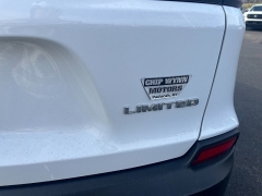 Used 2020  Jeep Cherokee Limited 4x4 at Chip Wynn Motors near Paducah&comma; KY