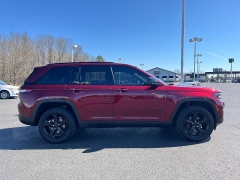 Used 2023  Jeep Grand Cherokee Altitude 4x4 at Chip Wynn Motors near Paducah&comma; KY