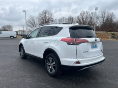 Used 2018  Toyota RAV4 XLE FWD &lpar;Natl&rpar; at Chip Wynn Motors near Paducah&comma; KY