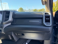 Used 2020  Ram 1500 Big Horn 4x4 Crew Cab 5'7" Box at Chip Wynn Motors near Paducah&comma; KY