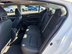Used 2024  Nissan Altima 2&period;0 SR Sedan at Chip Wynn Motors near Paducah&comma; KY