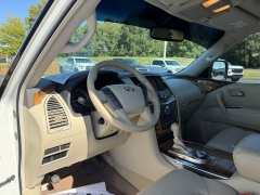 Used 2013  INFINITI QX56 4d SUV 4WD at Chip Wynn Motors near Paducah&comma; KY