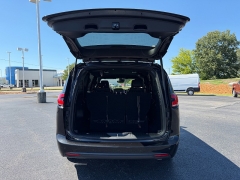 Used 2023  Chrysler Pacifica Touring L FWD at Chip Wynn Motors near Paducah&comma; KY