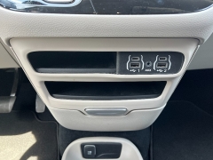 Used 2024  Chrysler Pacifica Touring L FWD at Chip Wynn Motors near Paducah&comma; KY