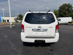 Used 2011  Nissan Pathfinder 4d SUV 4WD SV at Chip Wynn Motors near Paducah&comma; KY