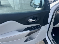 Used 2020  Jeep Cherokee Limited 4x4 at Chip Wynn Motors near Paducah&comma; KY