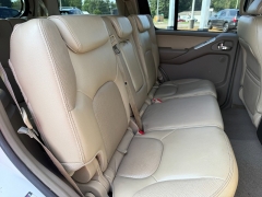 Used 2011  Nissan Pathfinder 4d SUV 4WD SV at Chip Wynn Motors near Paducah&comma; KY